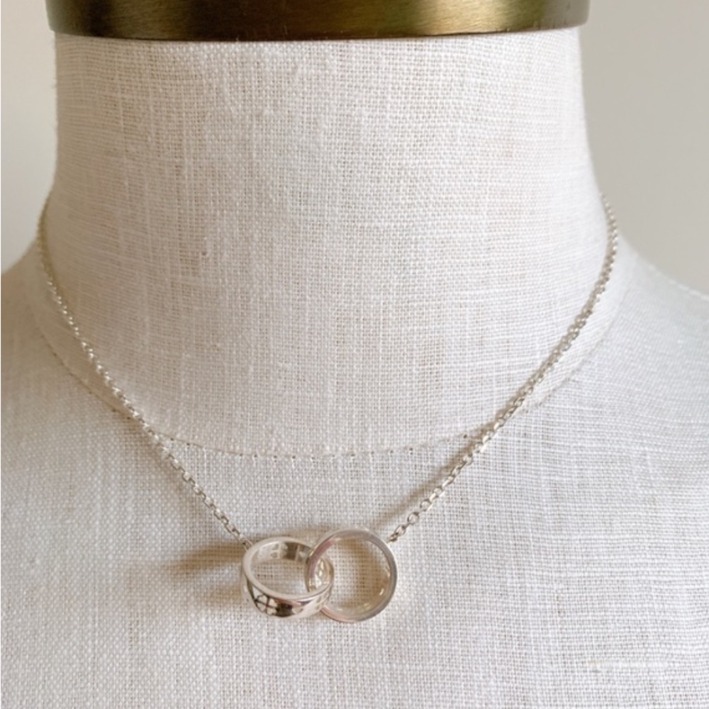 Fossil interlock necklace